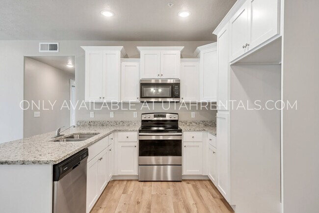 Building Photo - 1128 S 820 E