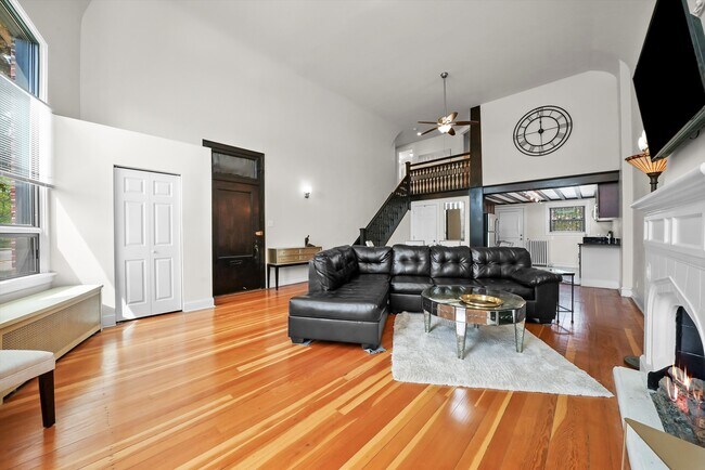 Foto del edificio - 30 Lawton Rd