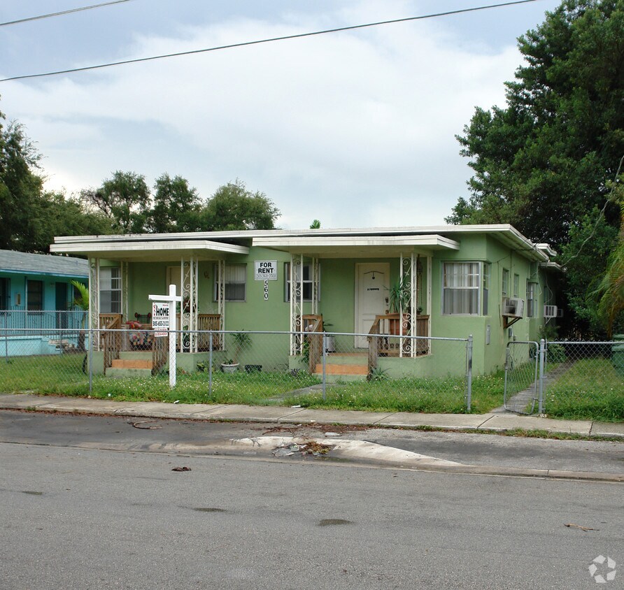 Building Photo - 560 NE 69th St