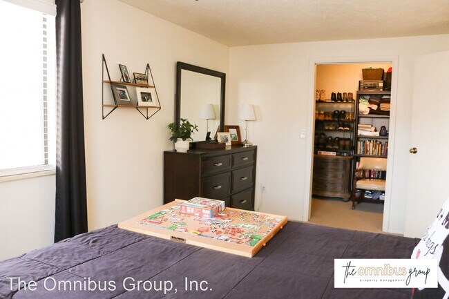 Foto del edificio - 2 br, 1 bath House - 6211 W. 92nd Pl.
