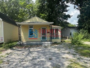 Building Photo - 1326 E Olive St