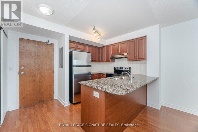 Photo du bâtiment - 60 Fairfax Crescent