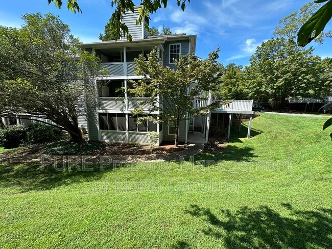 Foto del edificio - 6043 Green Forest Dr