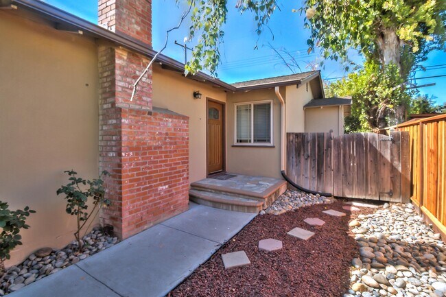 Building Photo - 3155 Machado Ave