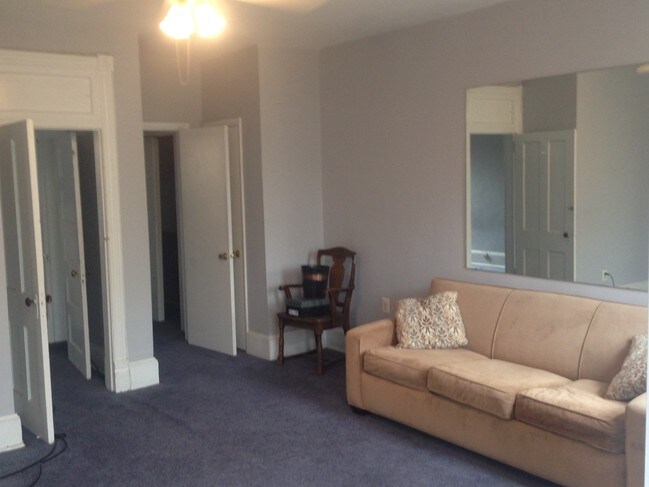 Building Photo - 219 C St NE