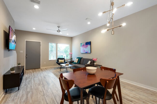 Foto del edificio - 823 N Bronough St