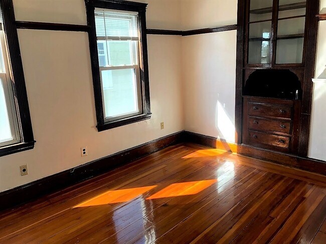 Foto del edificio - 28 Litchfield St