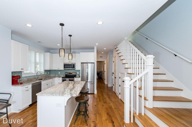 Building Photo - 4 br, 3.5 bath House - 4 F Street