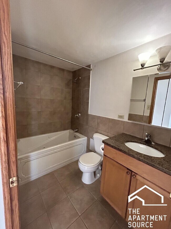 Foto del edificio - 4180 N Marine Dr