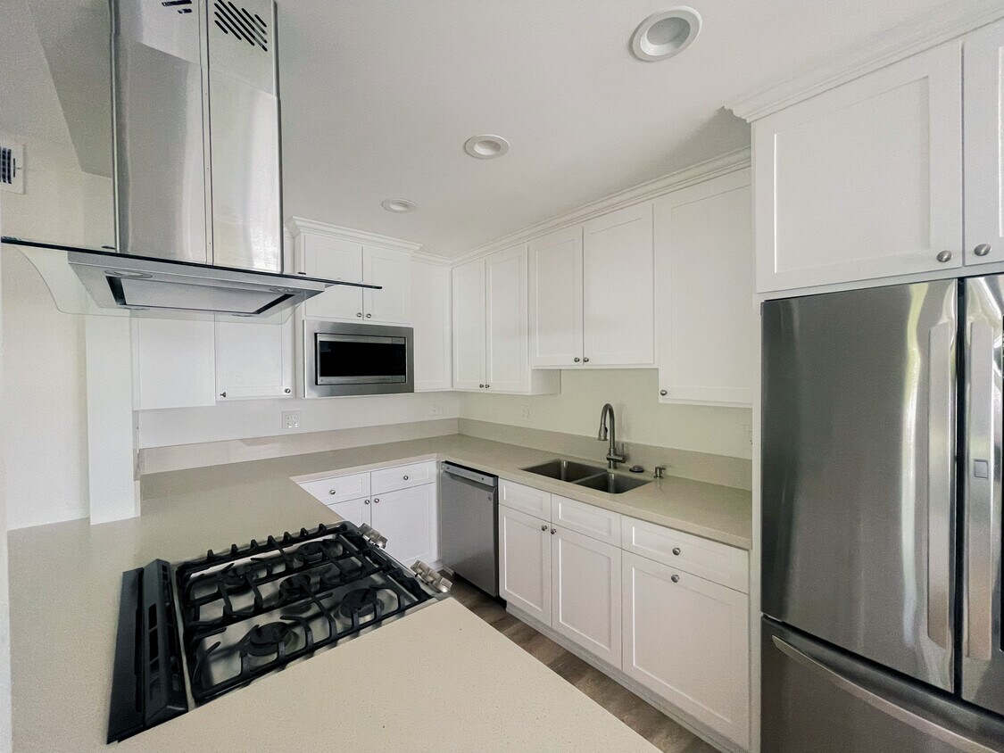Kitchen - Amenities - 1250 Manhattan Beach Blvd