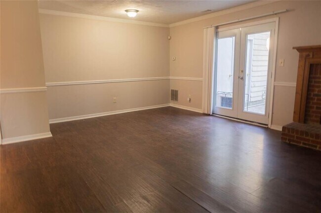 Foto del edificio - 721 Redland Dr