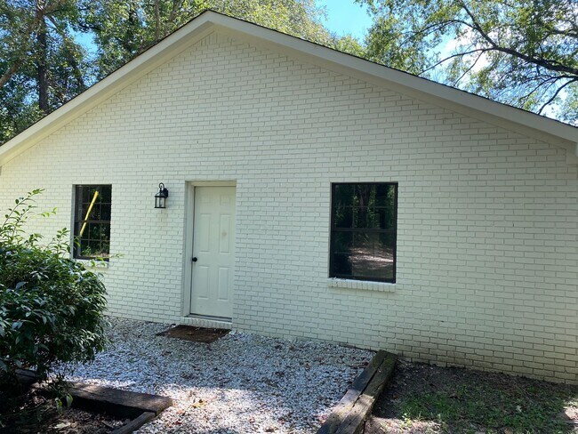 Foto del edificio - Split Floorplan Nestled off S. Lamar on Pe...