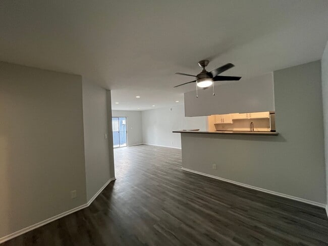 Interior Photo - 2039 North Las Palmas Ave