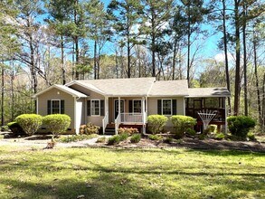 Building Photo - 818 Country Club Dr