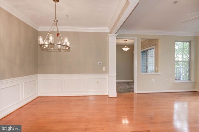 Building Photo - 1405 Roundhouse Ln