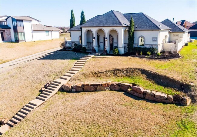 Building Photo - 7242 Waters Edge Dr