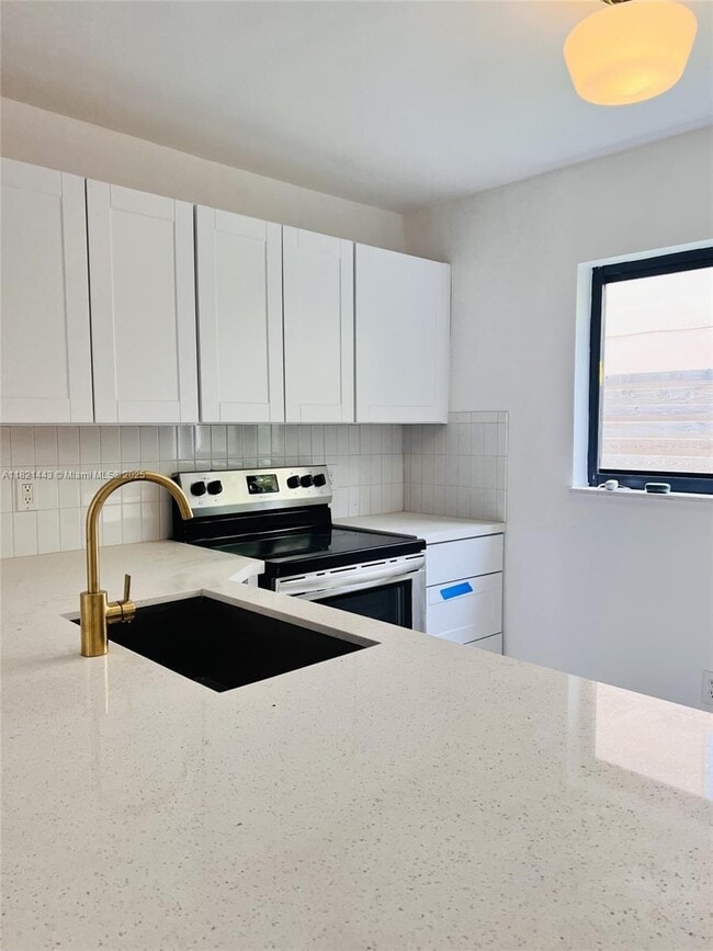 Foto del edificio - 910 SW 4th Ave