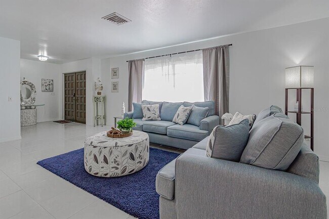 Foto del edificio - 2839 Hardee Dr