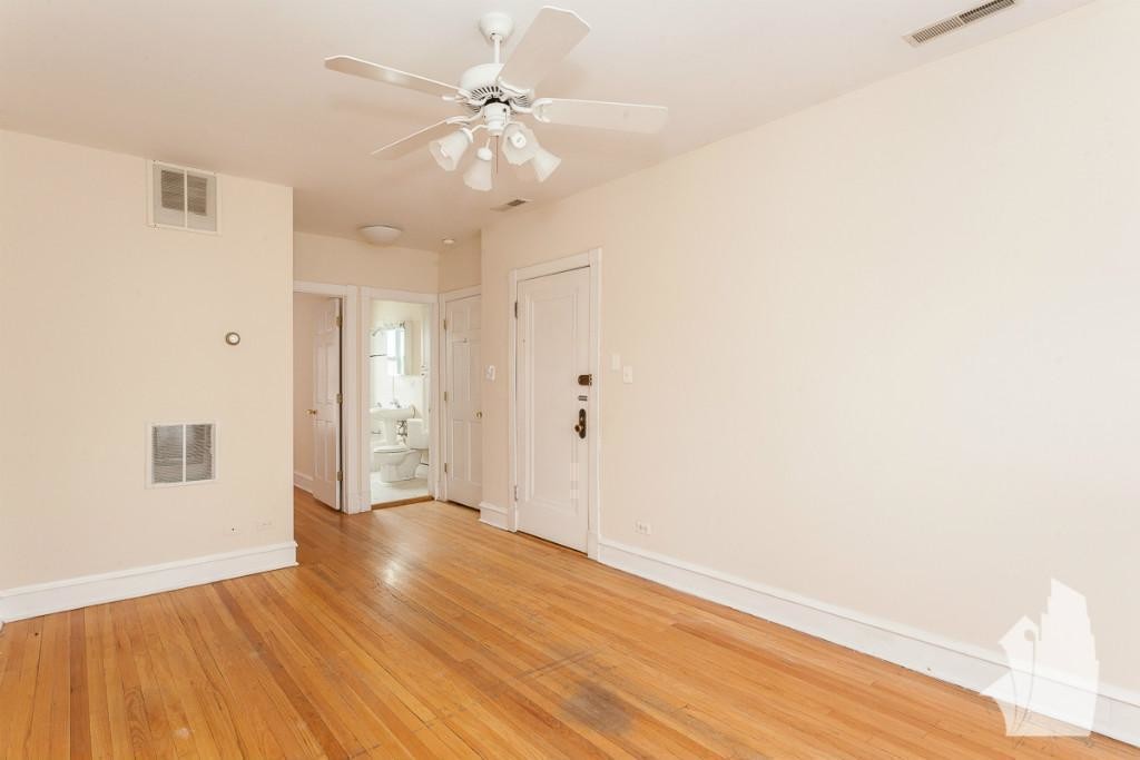 Foto principal - 1 bedroom in Chicago IL 60657