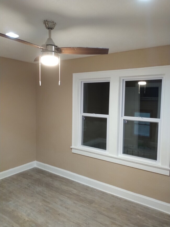 Foto del edificio - 4316 Indiana Ave