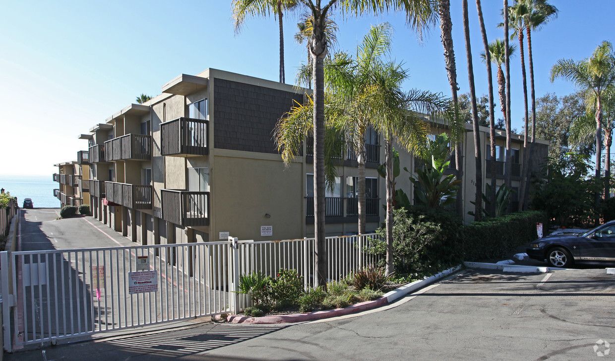 Stratford Beach - Stratford Beach Apartments