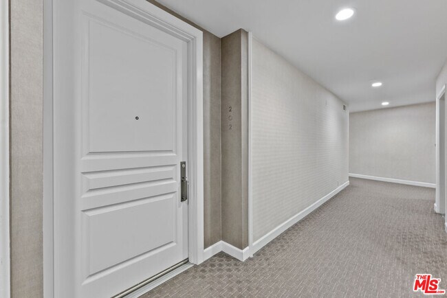Foto del edificio - 809 S Bundy Dr
