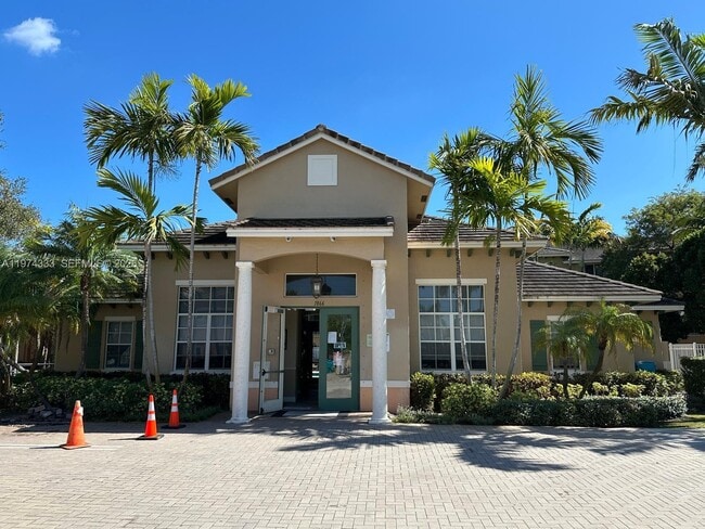 Building Photo - 1972 NE 6th Ct.