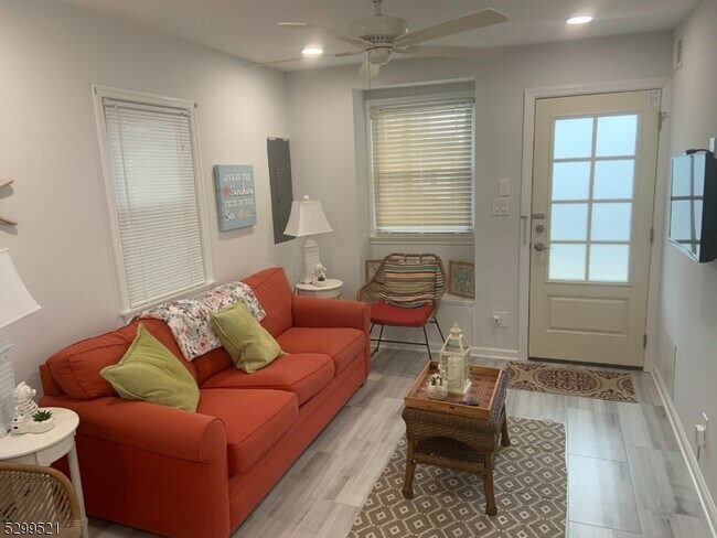 Foto del edificio - 233 Hiering Ave