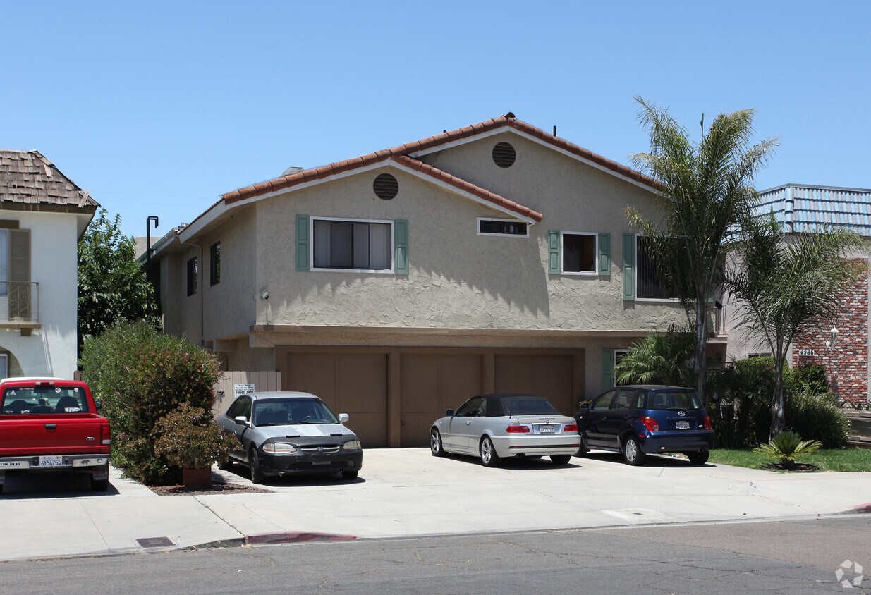 Primary Photo - 4576 Hawley Blvd