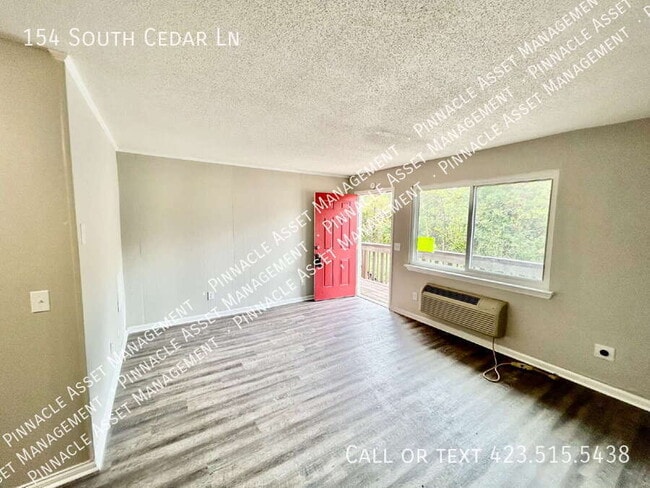 Building Photo - 154 S Cedar Ln