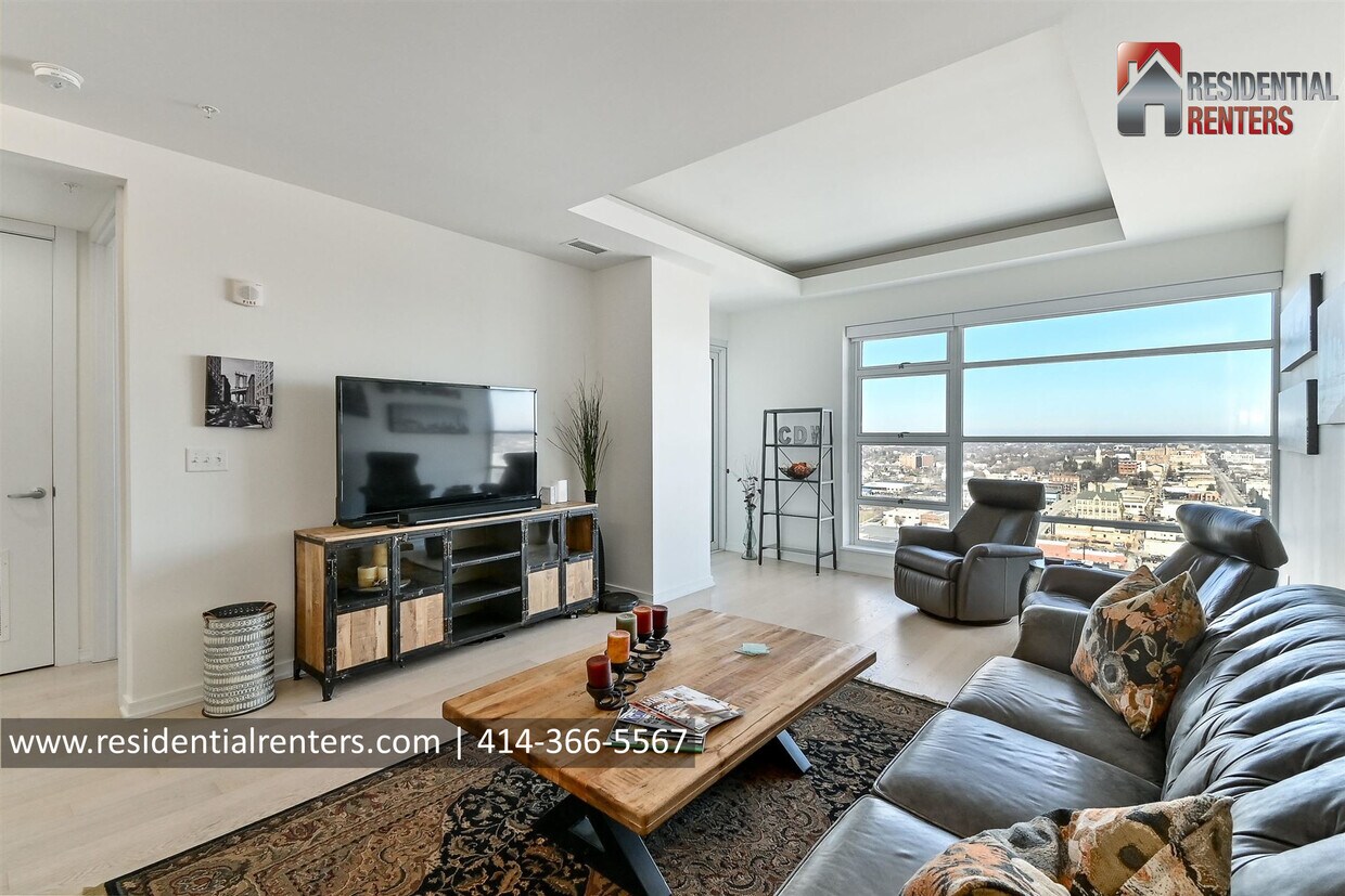 Foto principal - 1141 N Old World 3rd St