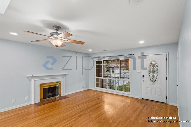 Building Photo - 3848 James Ave