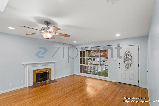 Foto del edificio - 3848 James Ave