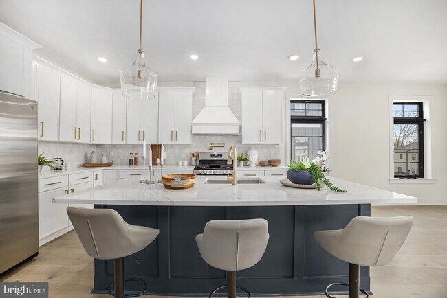 Foto del edificio - 7519R Ridge Ave