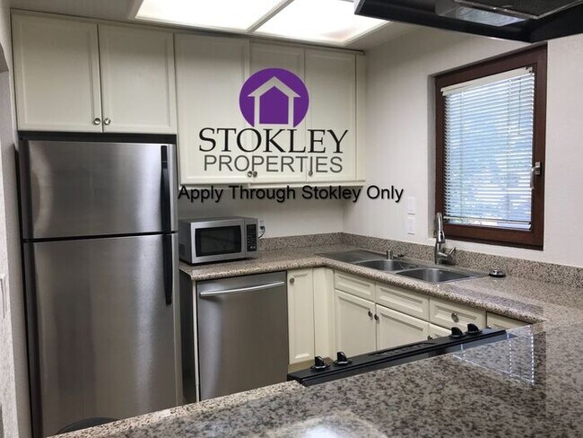 Foto del edificio - Stokley Properties presents 200 Suntree La...