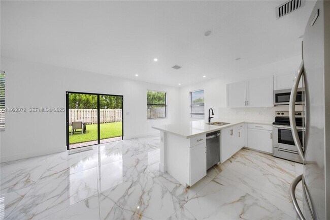 Foto del edificio - 268 NE 210th Way