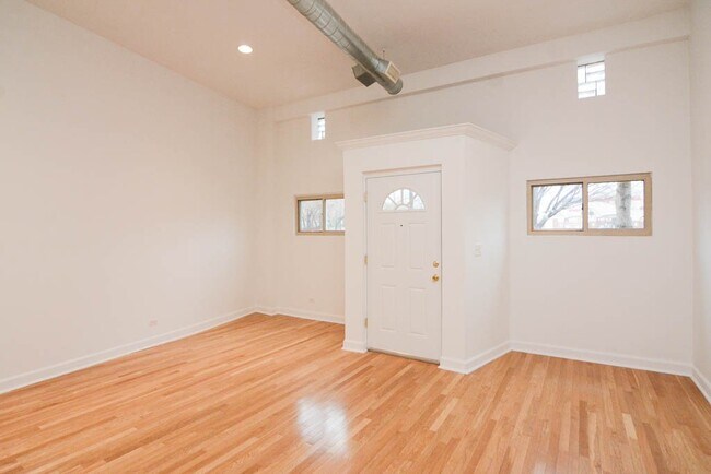 Foto del edificio - 2515 W Winona St