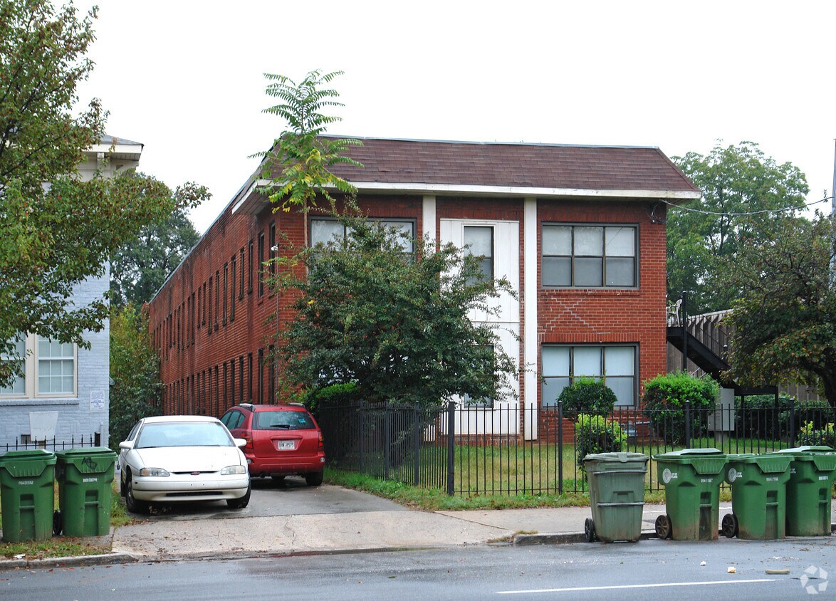 Primary Photo - 421 NE Boulevard