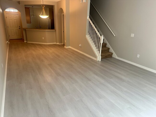 Foto del edificio - 14215 Waterville Cir
