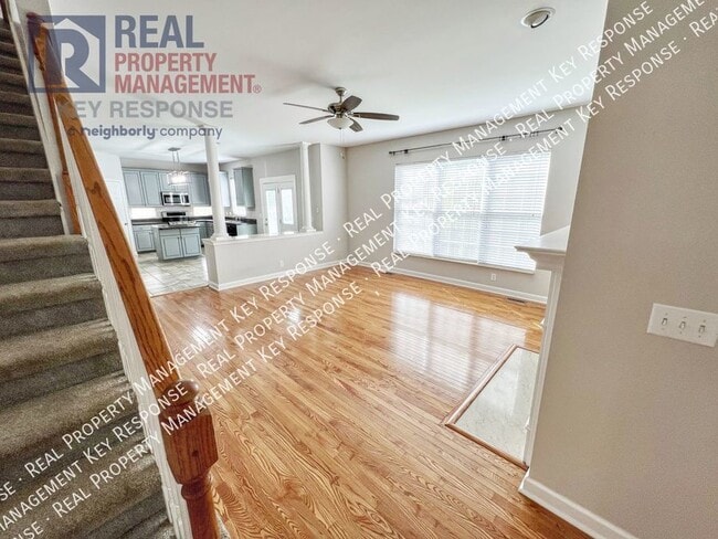 Building Photo - Gorgeous 5 bedroom brick home in Chesapeak...