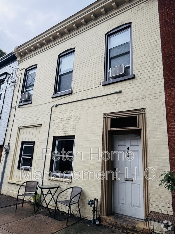 Building Photo - 405 E Orange St