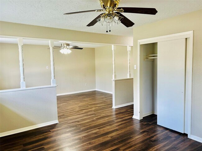 Foto del edificio - 2709 Dewberry Ln