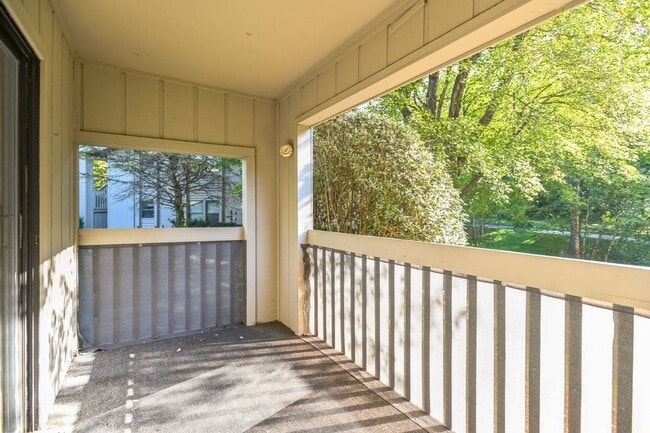 Building Photo - 301 Abbey Cir