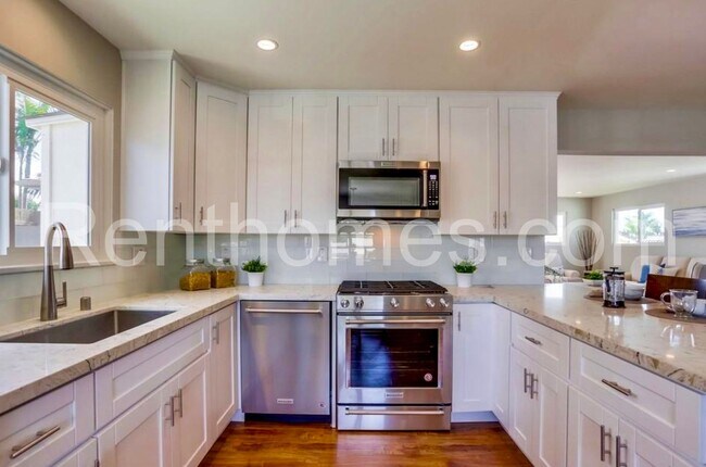 Foto del edificio - Bay Ho, 3225 Jappa Ave, Rmdled, 15 Solar P...
