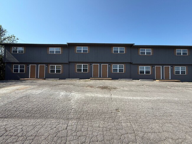 Building Photo - 2 Bedroom 1.5 Bath Apartment located in Jo...