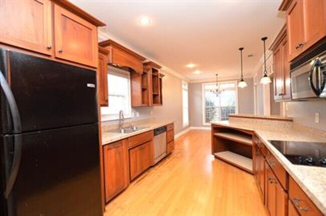 Building Photo - 3923 Sierra Court - HVP