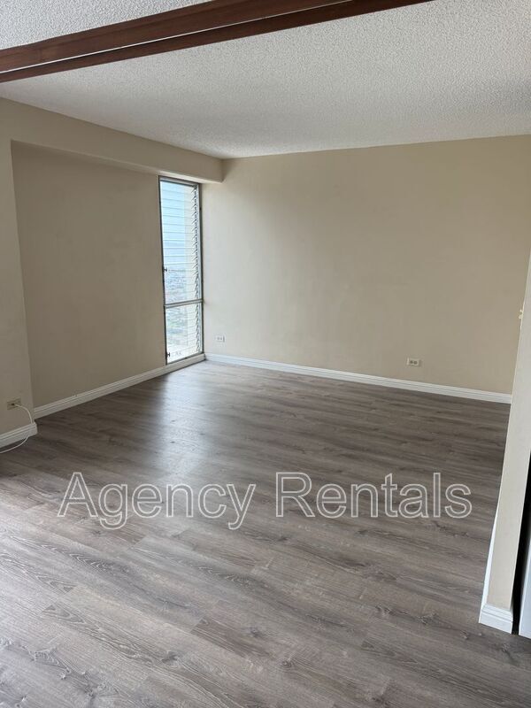 Building Photo - 1655 Makaloa St