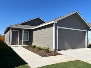 Building Photo - 3904 Pontchartrain Pkwy