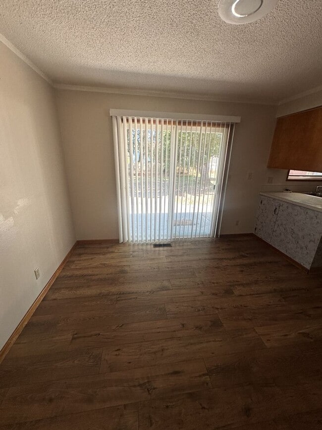 Building Photo - 3 Bedroom 1.5 Bath Ranch in Felida!