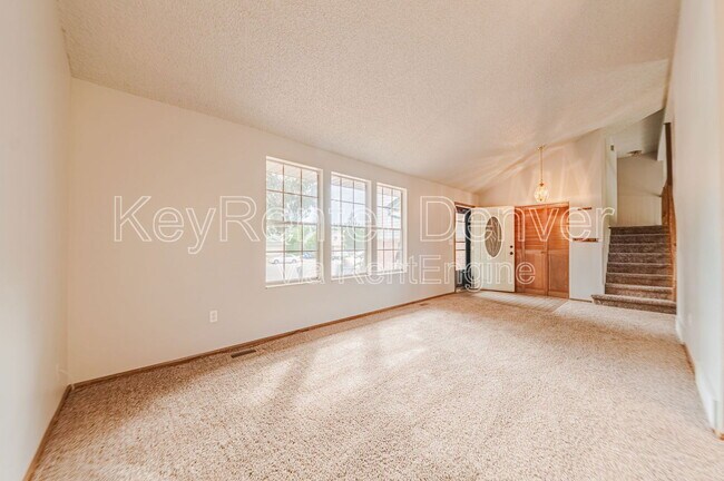 Foto del edificio - 16565 E Girard Ave